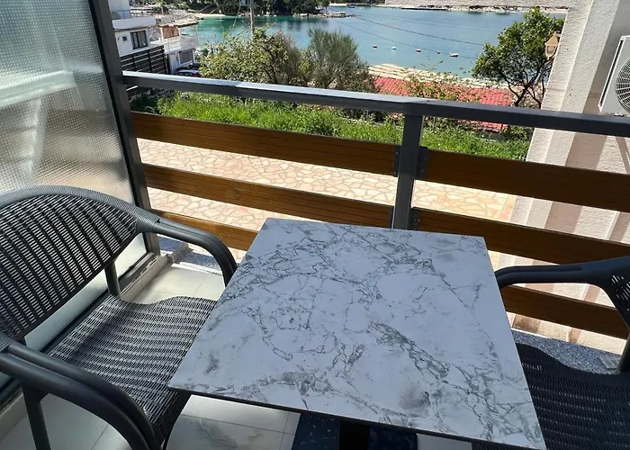 Ion Sea View Apartment *